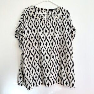 VIOLET CLAIRE Plus Size White ish Black Ikat Boho Short Dolman Sleeve Blouse Top
